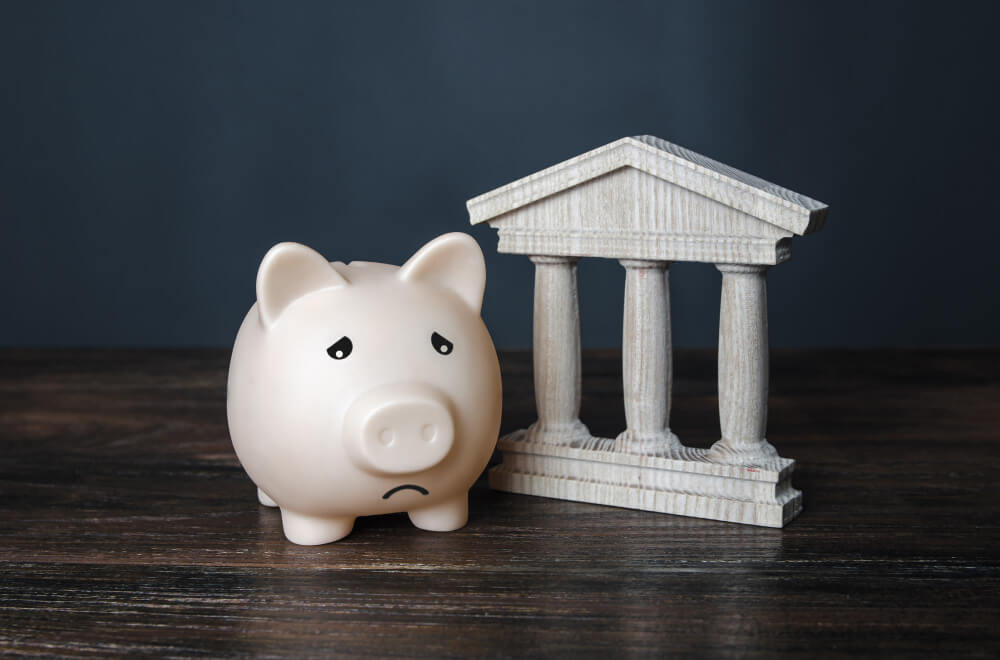 Il tradimento delle banche verso i risparmiatori un sistema che non tutela i cittadini